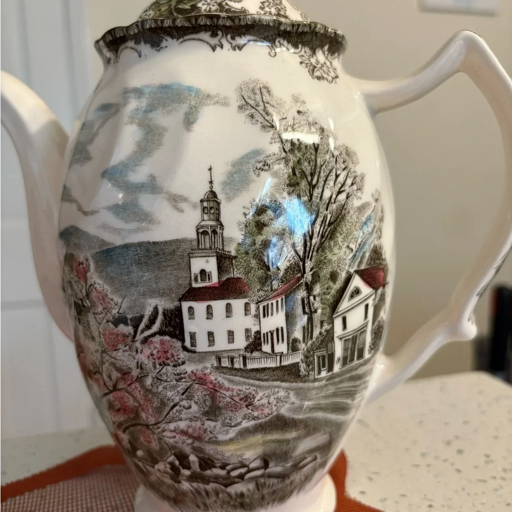 Elegant Ceramic Teapot with Scenic Design The Friendly Village - Picture 2 of 6